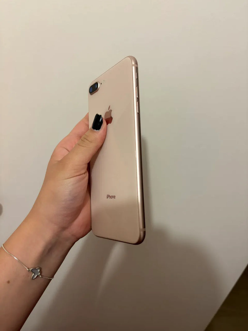 iPhone 8 PLUS